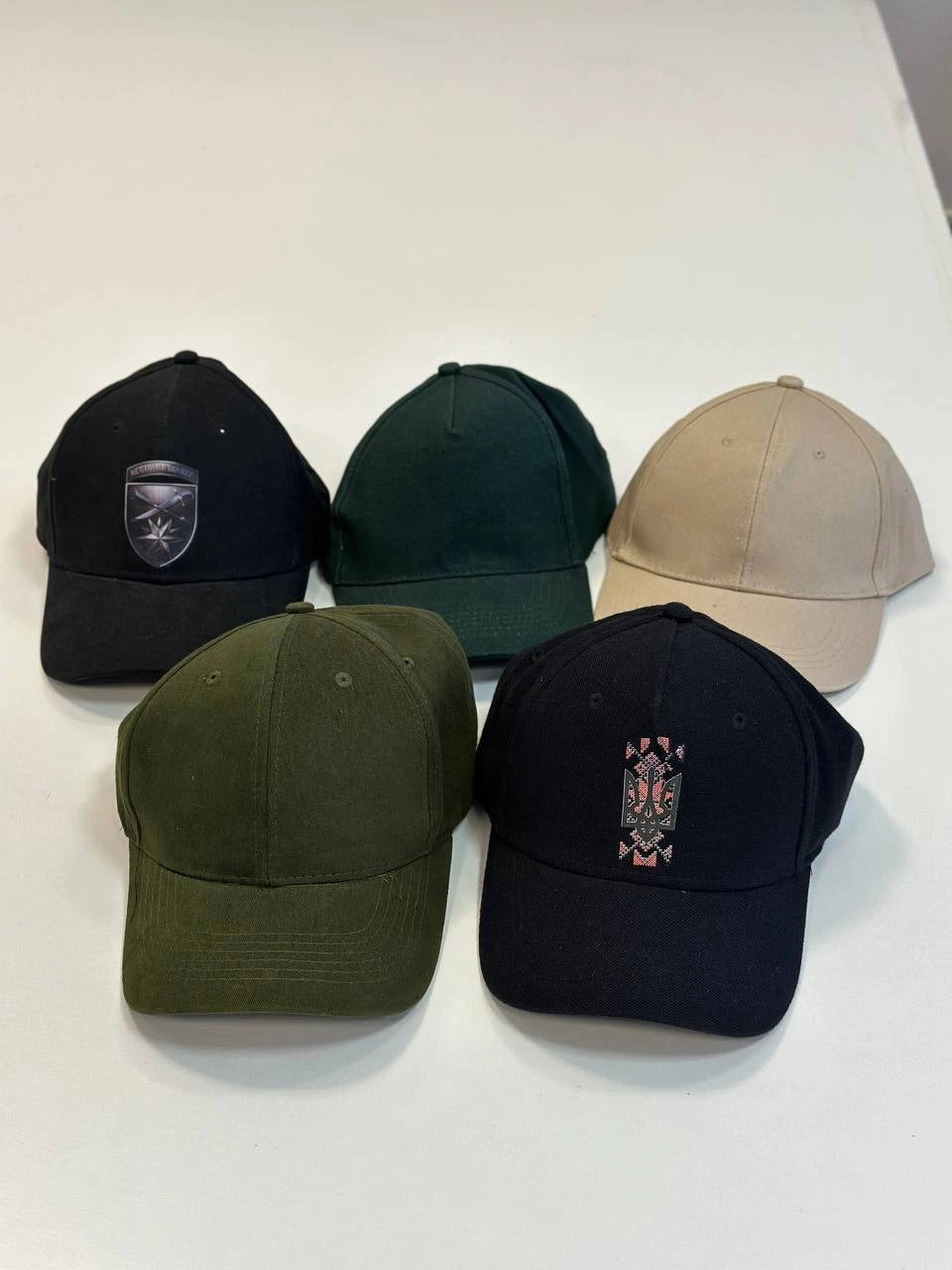 Кепка з принтами