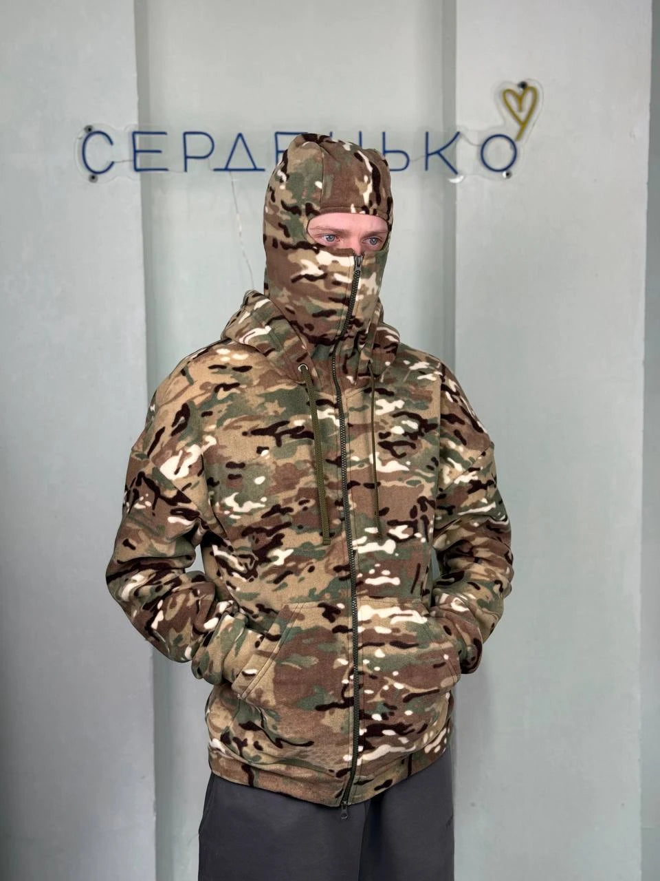 Кофта флісова з інтегрованою балаклавою та принтом