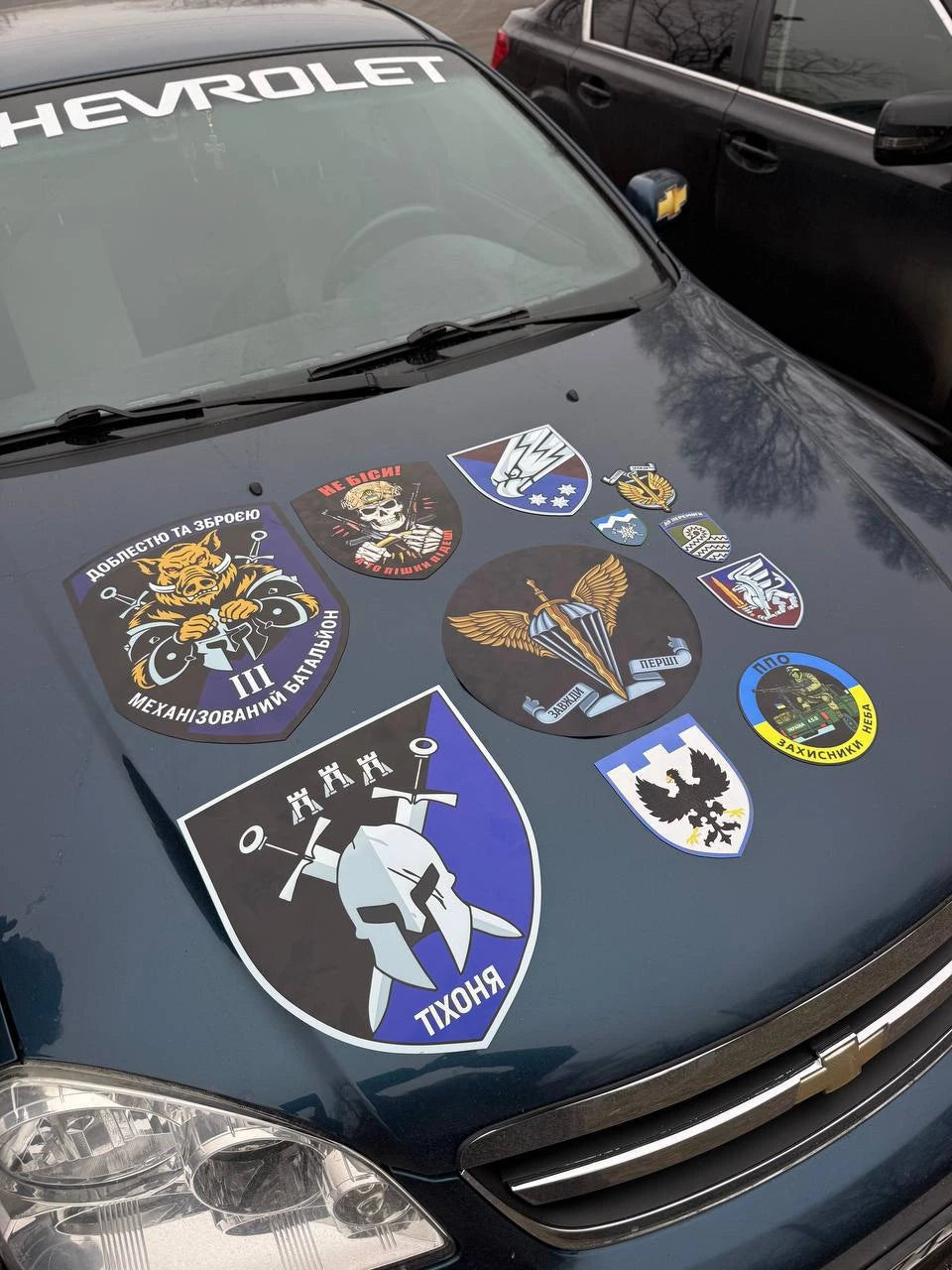 Магніти на авто та інші поверхні