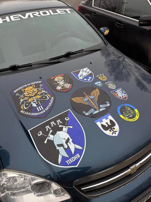 Магніти на авто та інші поверхні